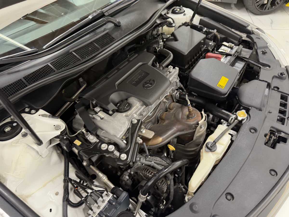 Vehicle image 51 of 71