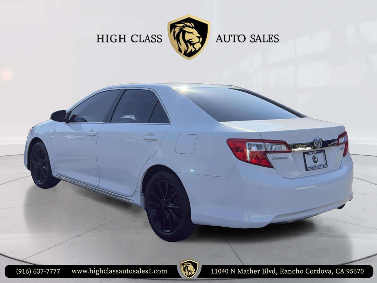 Vehicle image 14 of 71