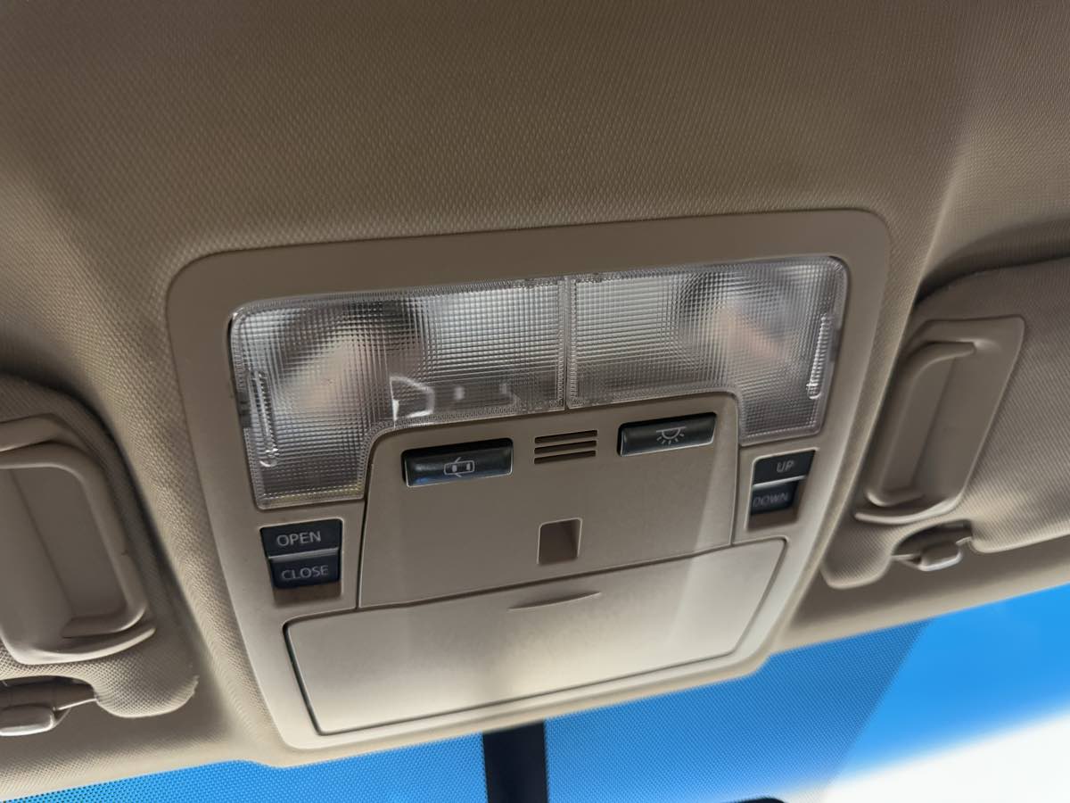 Vehicle image 44 of 71