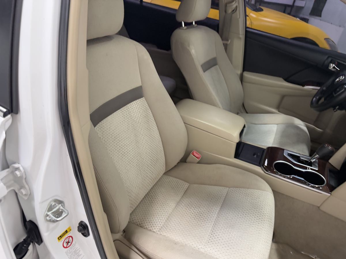 Vehicle image 34 of 71