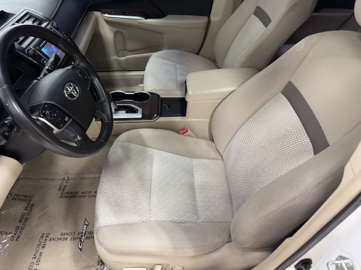 Vehicle image 21 of 71