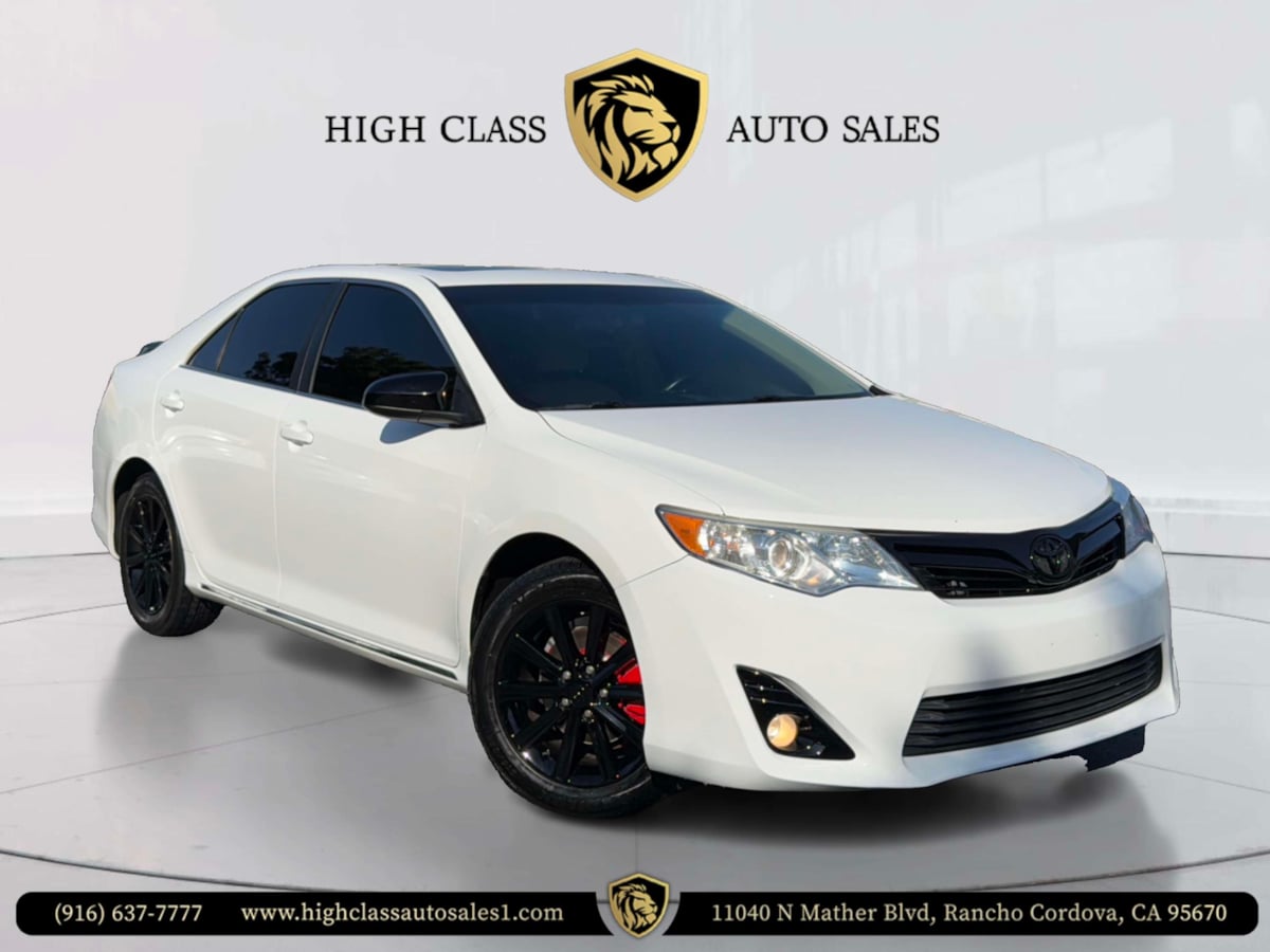 Vehicle image 5 of 71
