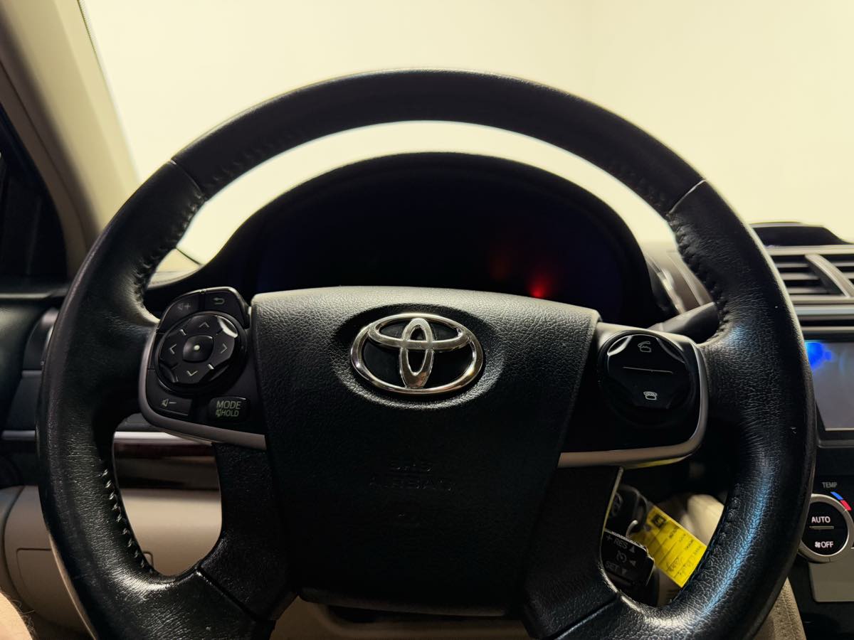 Vehicle image 43 of 71