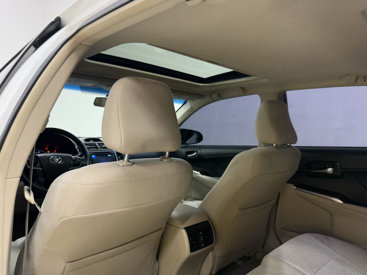 Vehicle image 24 of 71