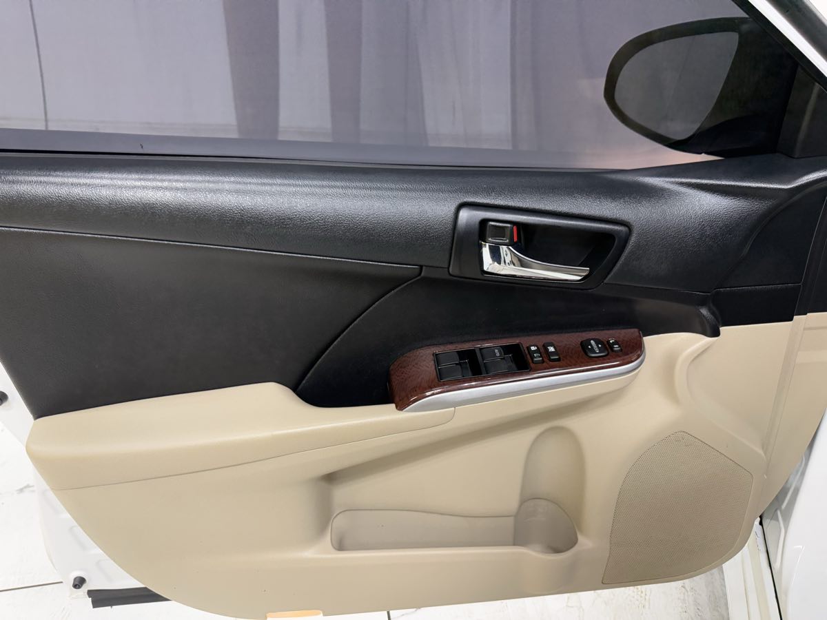 Vehicle image 18 of 71
