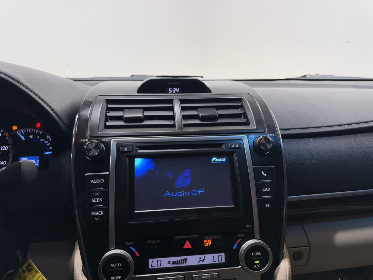 Vehicle image 37 of 71