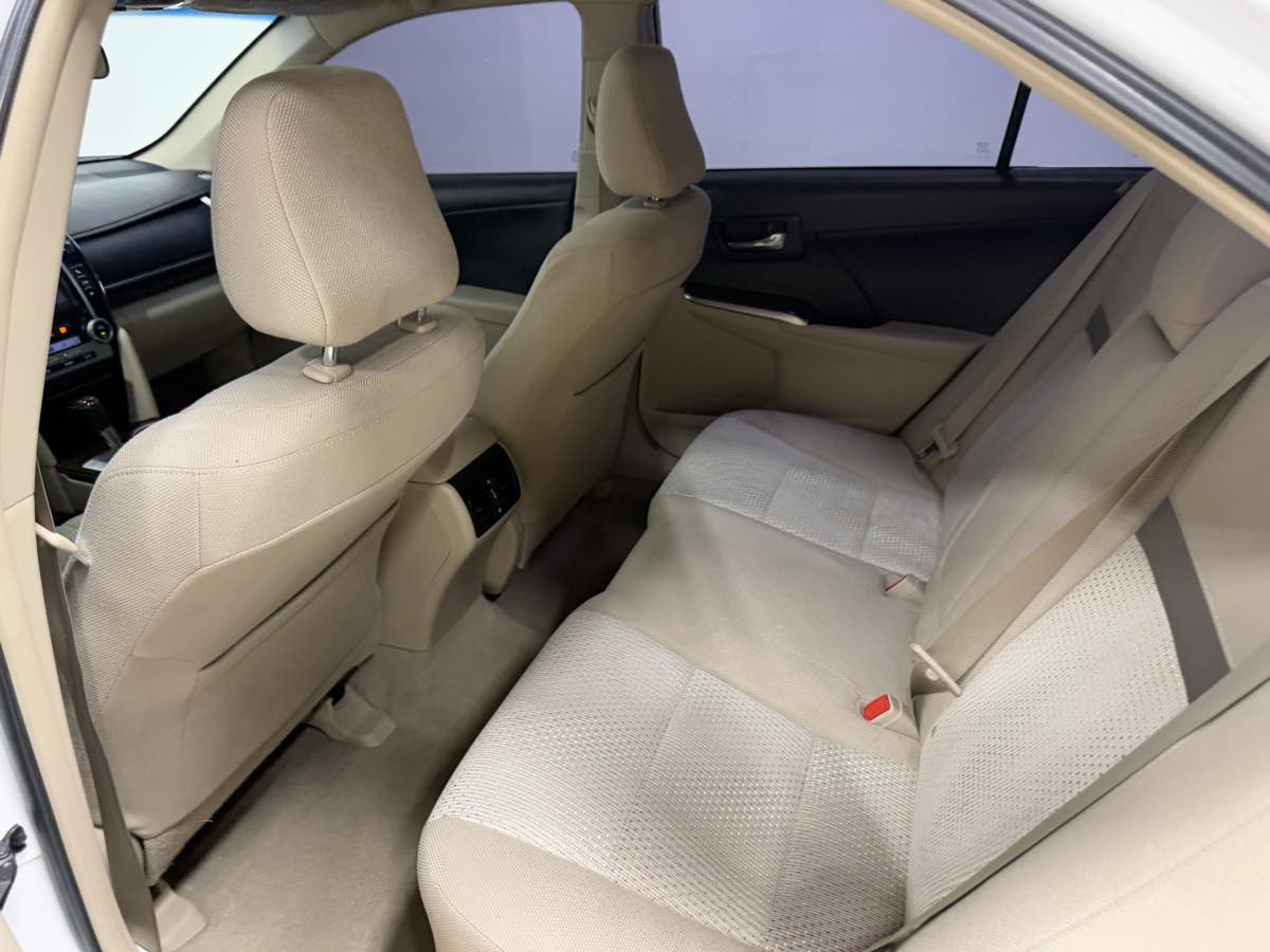 Vehicle image 25 of 71