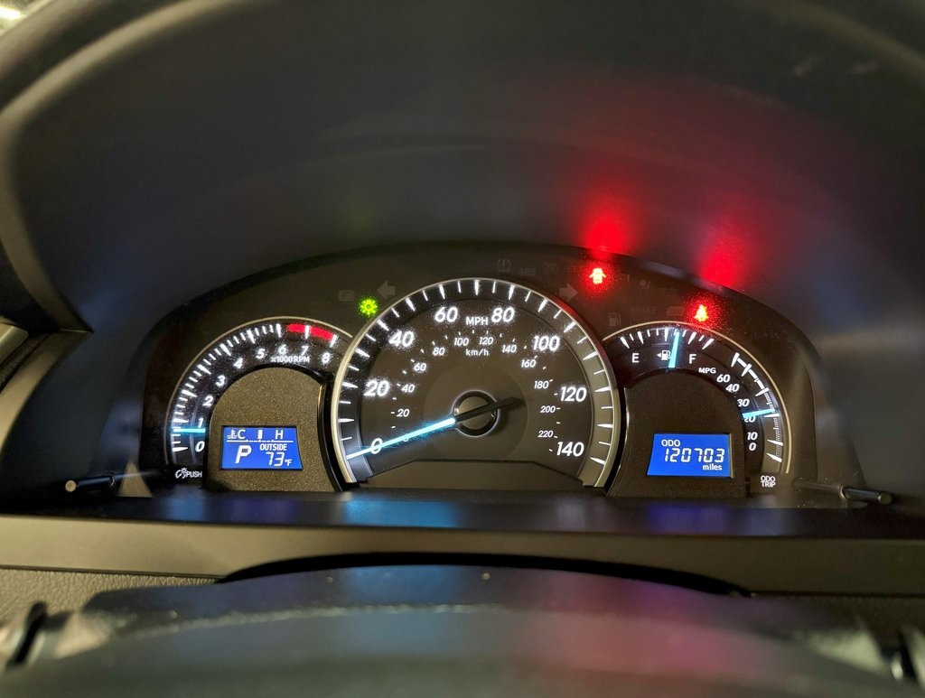 Vehicle image 14 of 40