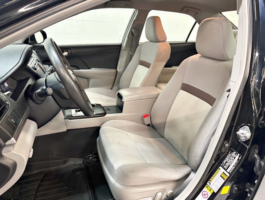Vehicle image 19 of 40
