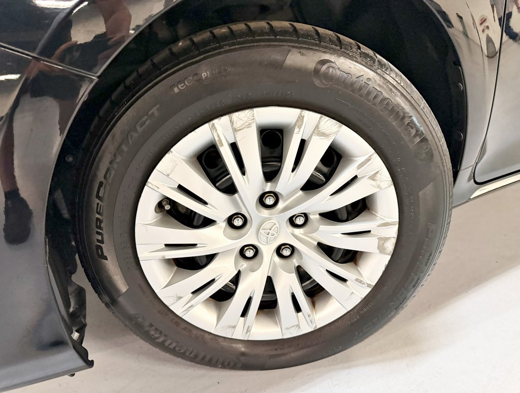 Vehicle image 7 of 40