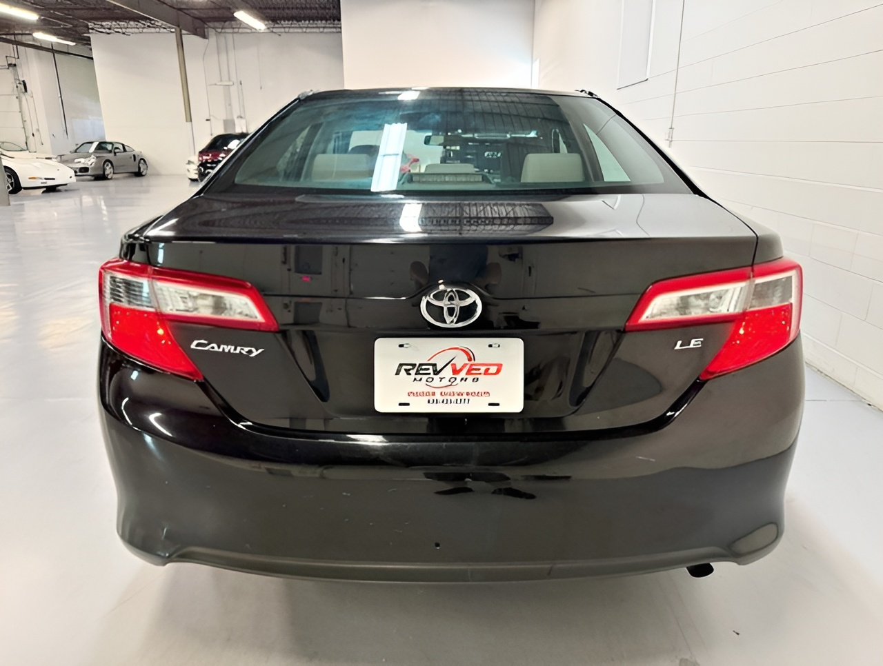 Vehicle image 38 of 40