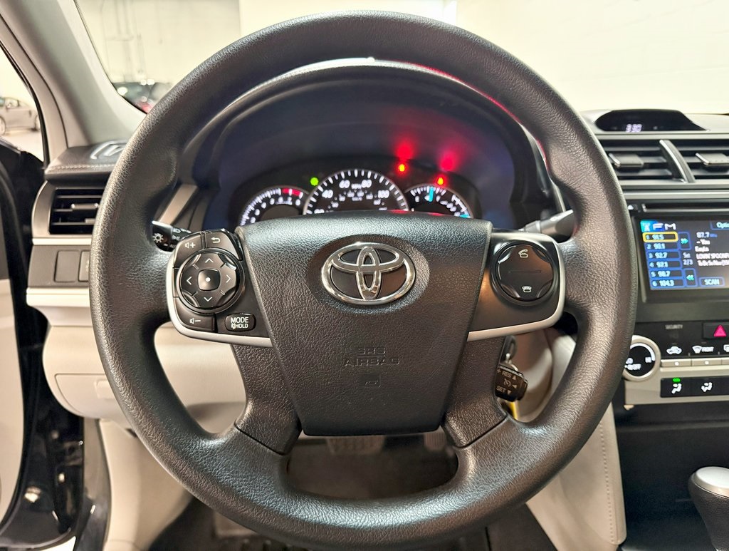 Vehicle image 10 of 40