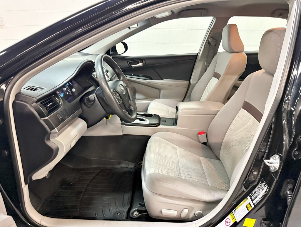 Vehicle image 18 of 40