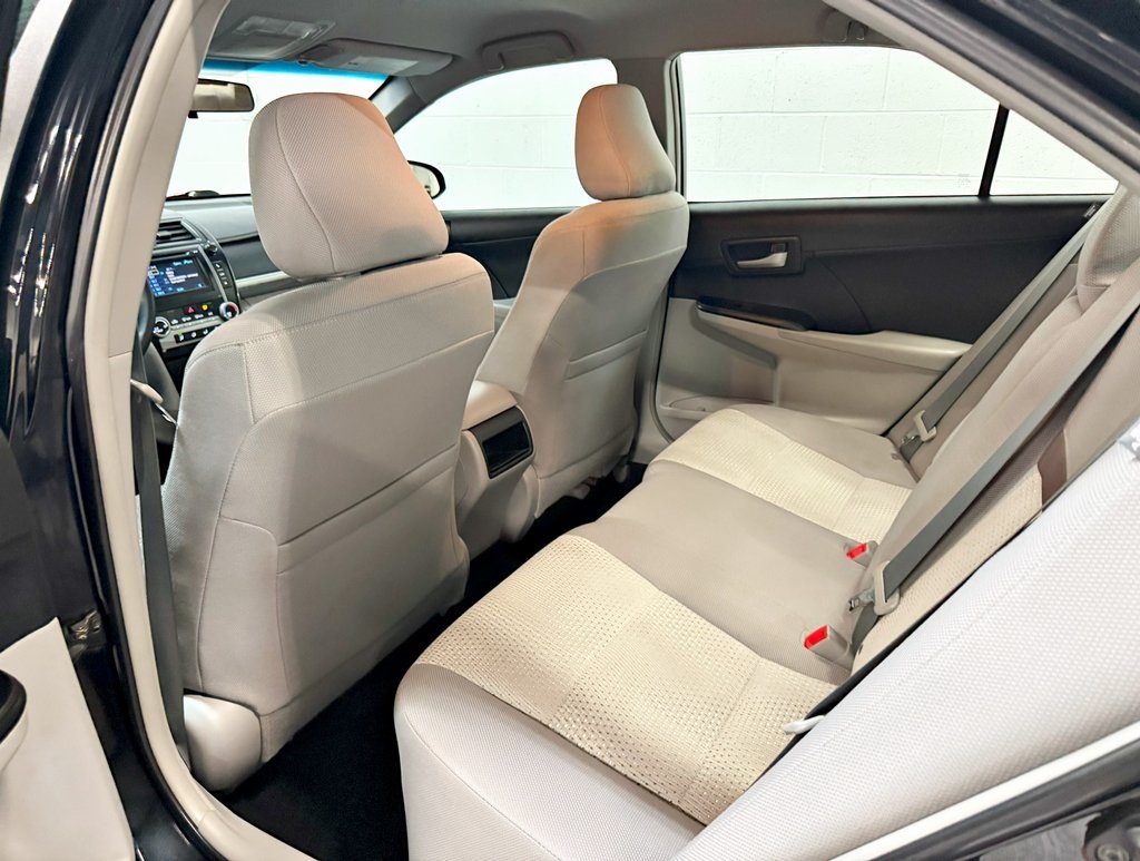 Vehicle image 26 of 40