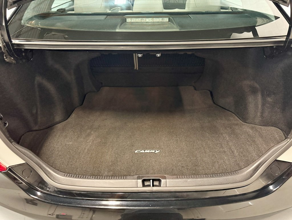 Vehicle image 28 of 40