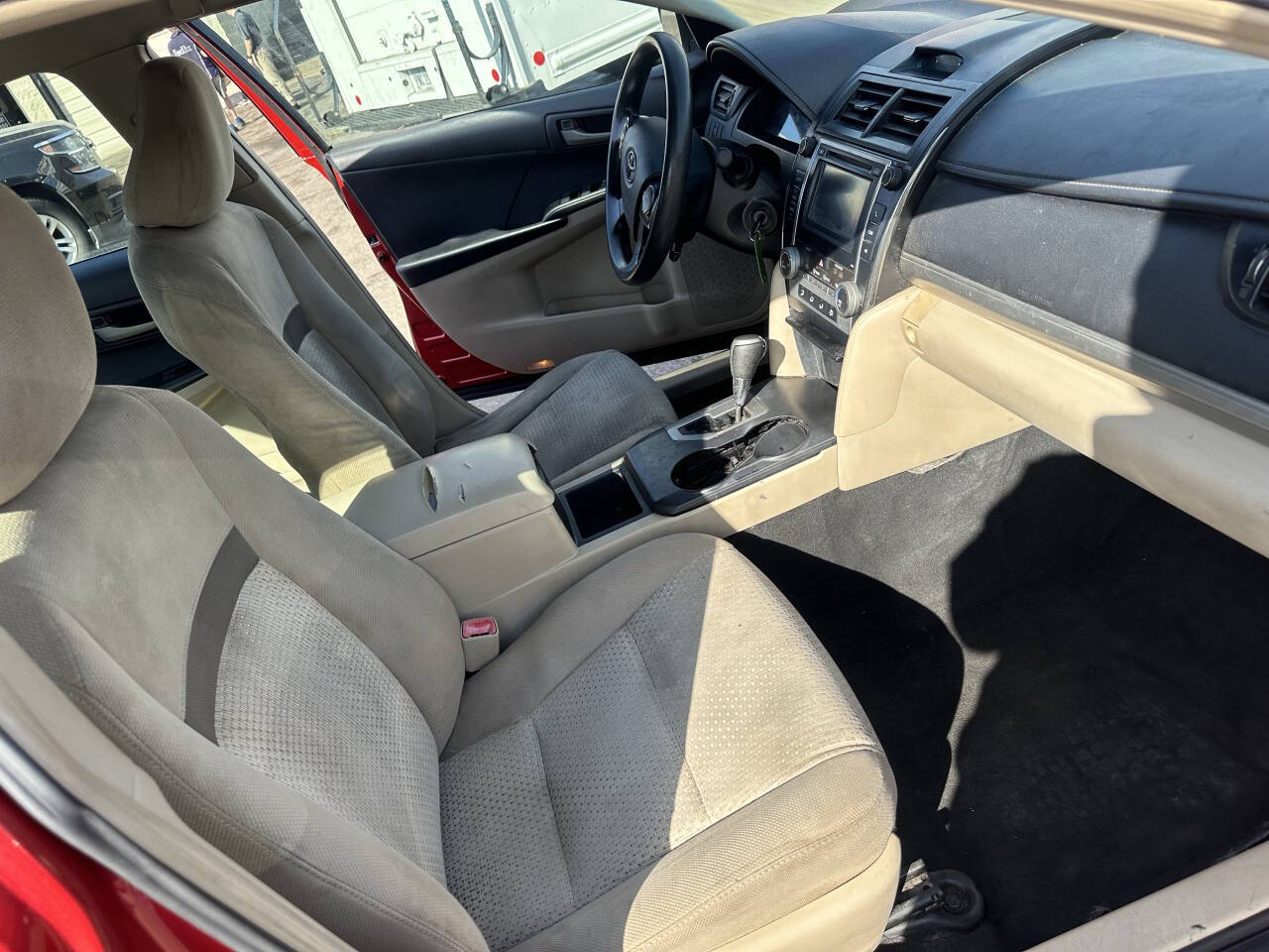 Vehicle image 20 of 24