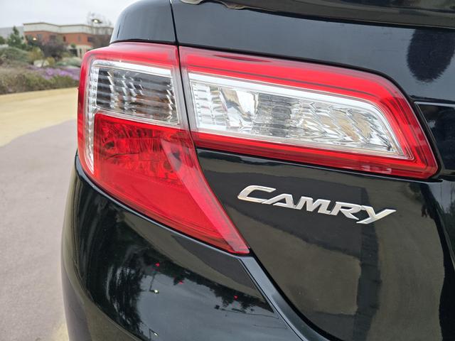 Vehicle image 33 of 36