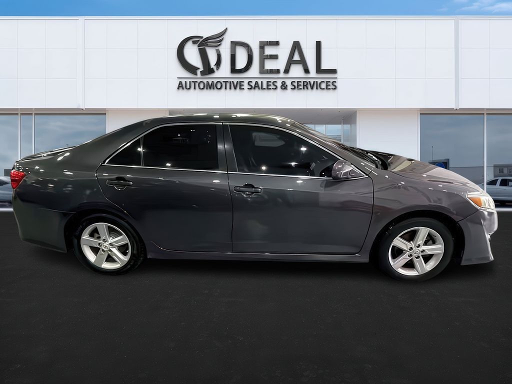 Vehicle image 6 of 26
