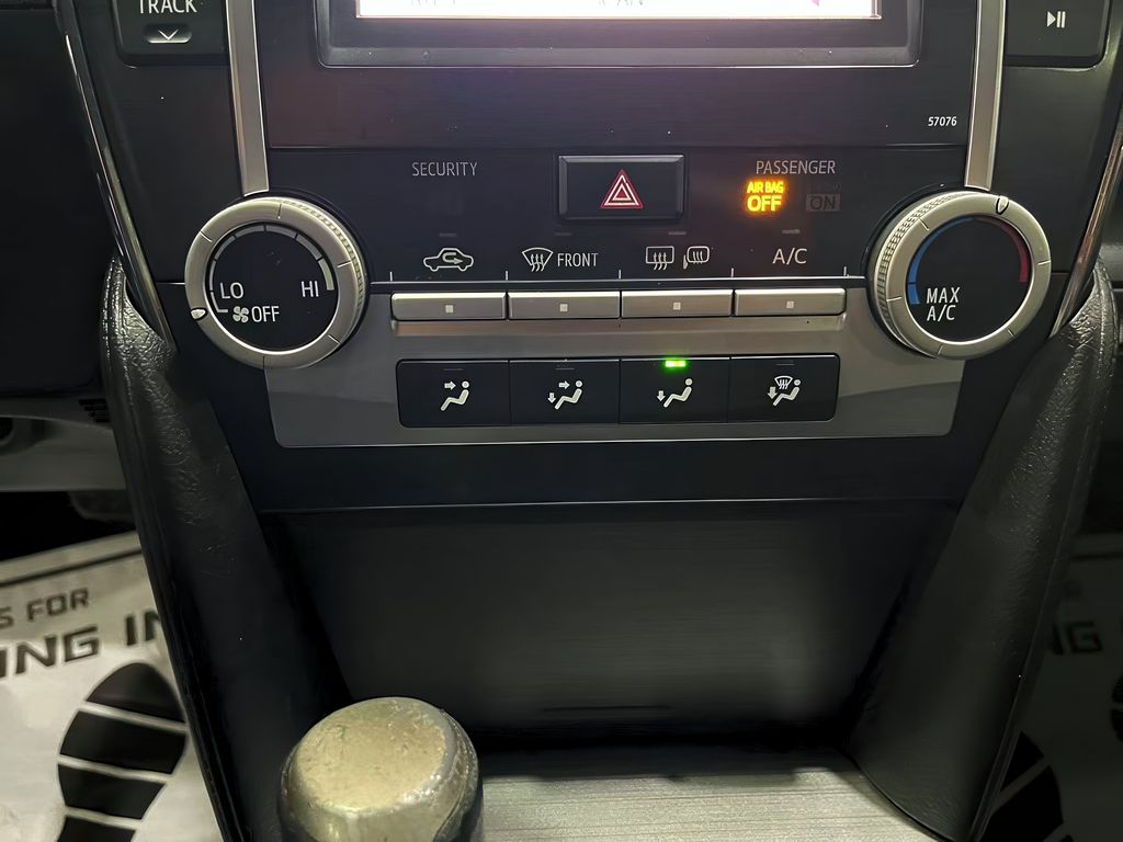 Vehicle image 17 of 26