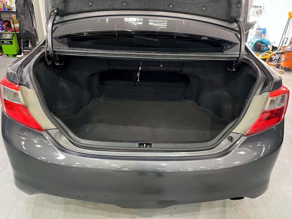 Vehicle image 19 of 26