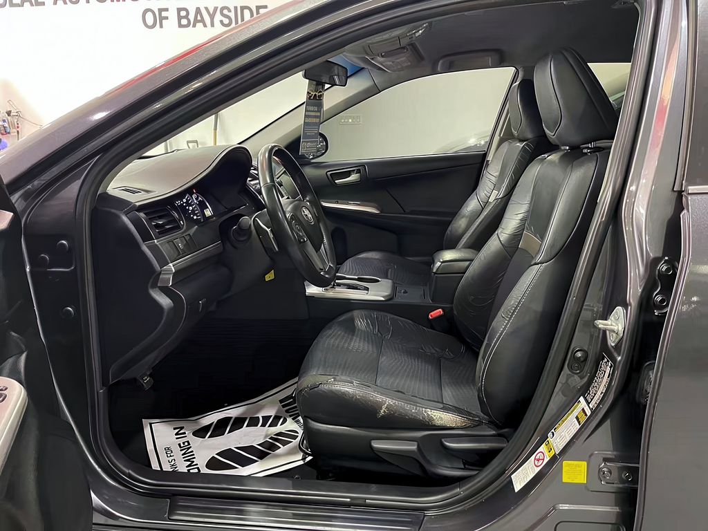 Vehicle image 8 of 26
