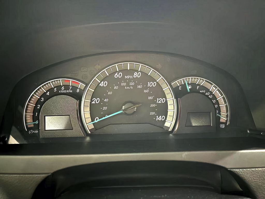 Vehicle image 14 of 26