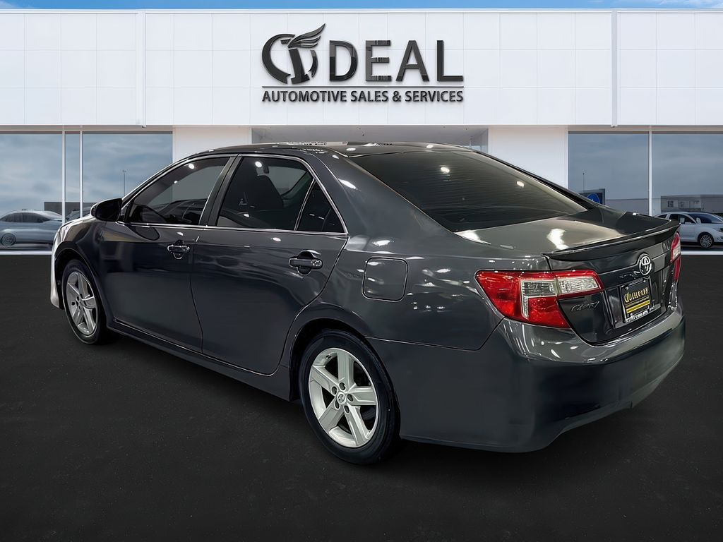 Vehicle image 7 of 26