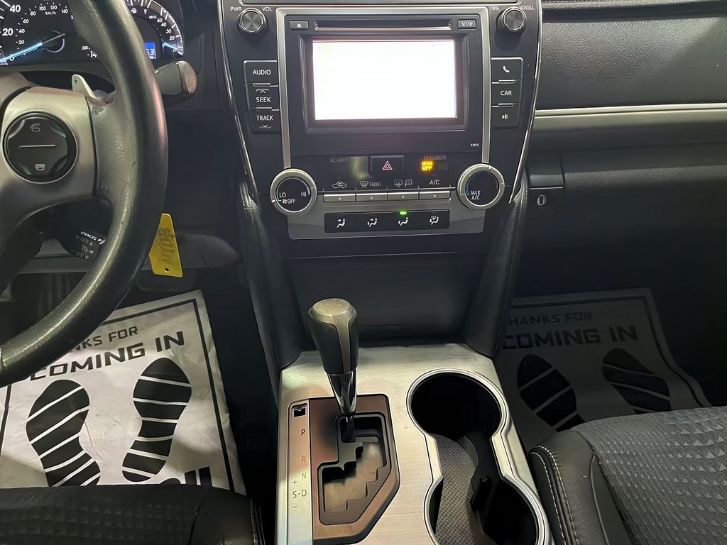 Vehicle image 16 of 26