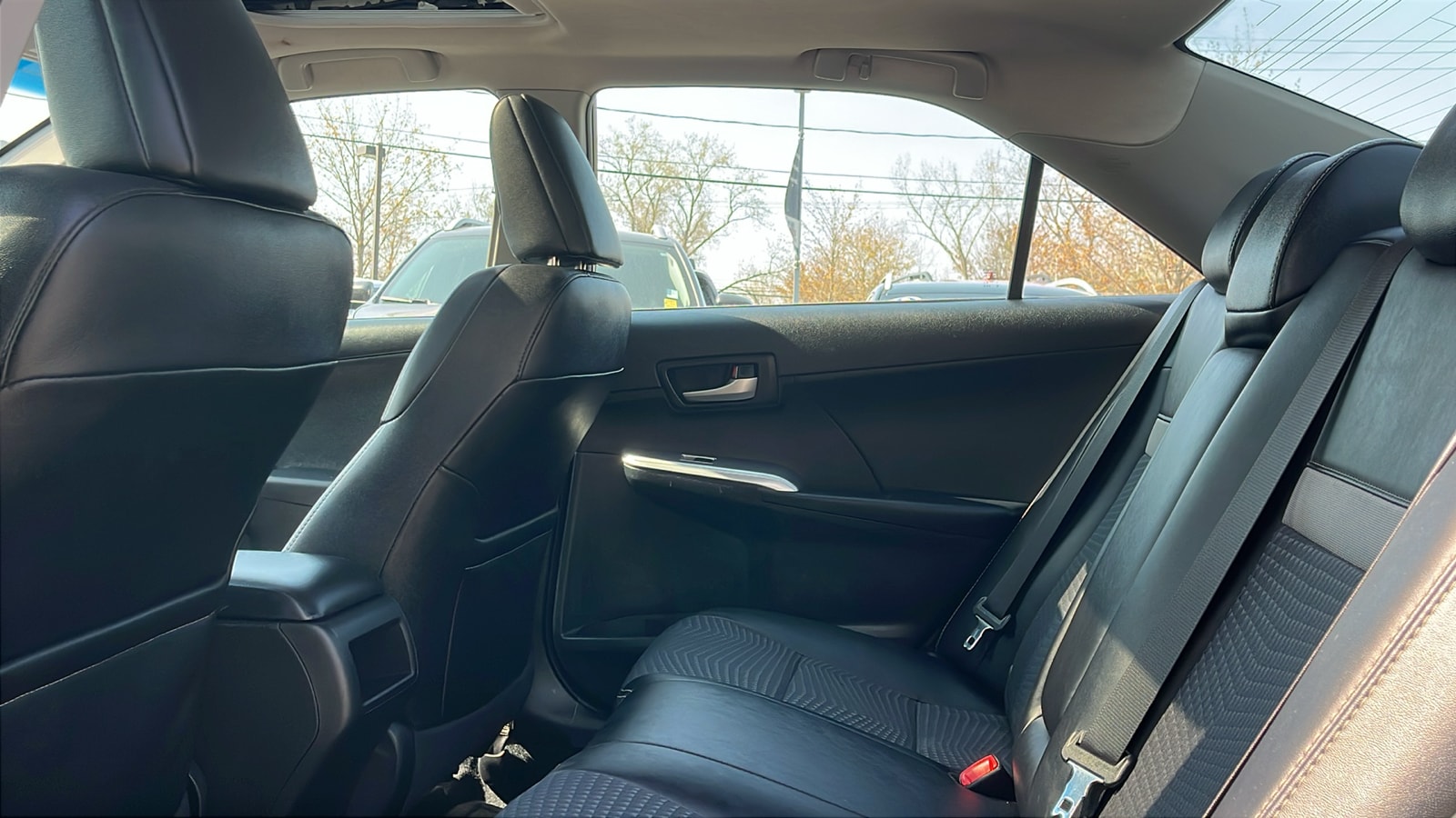 Vehicle image 20 of 24