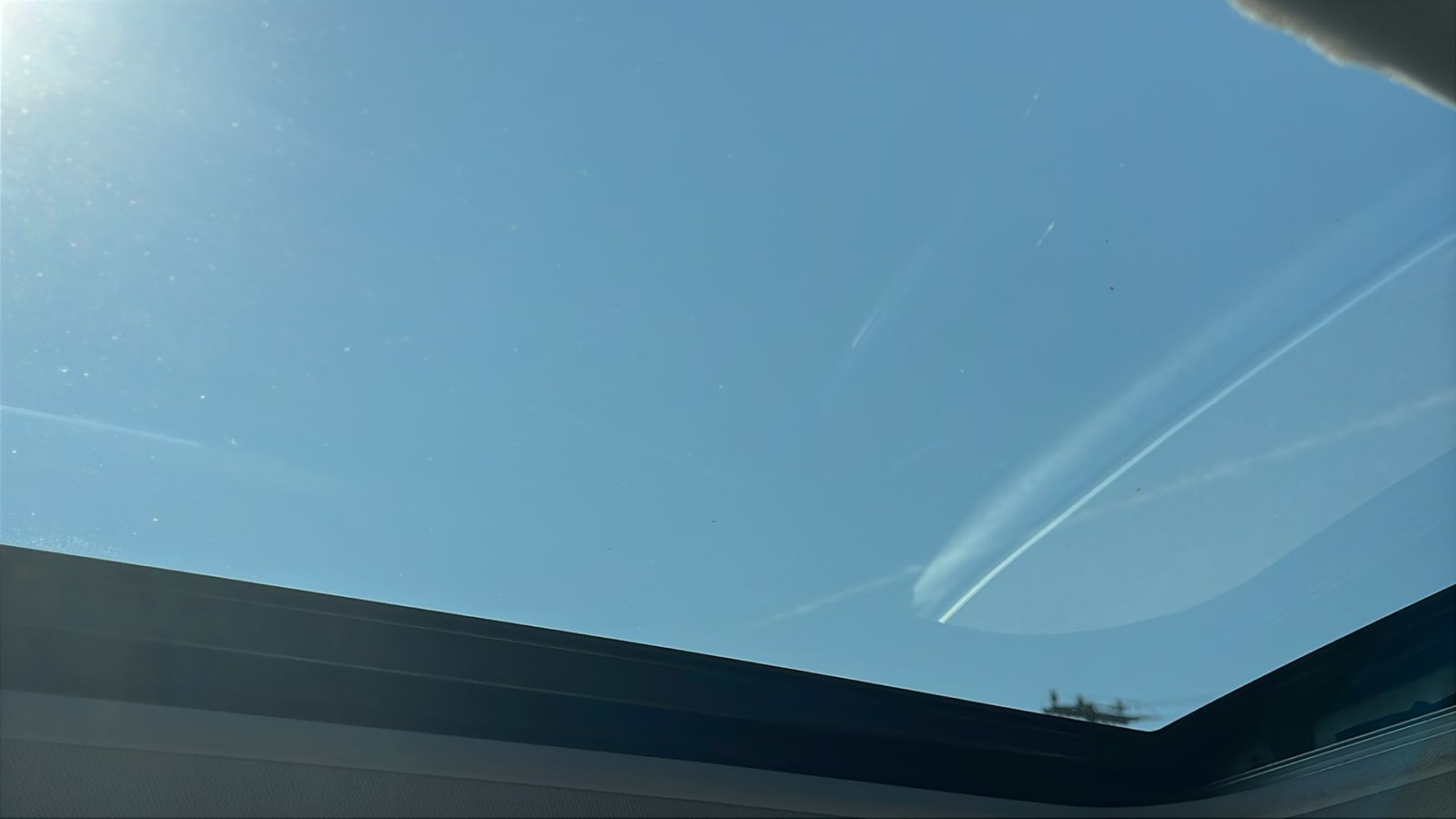 Vehicle image 23 of 24