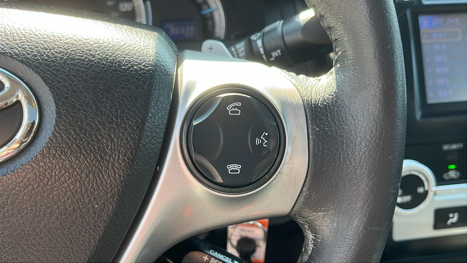 Vehicle image 14 of 24