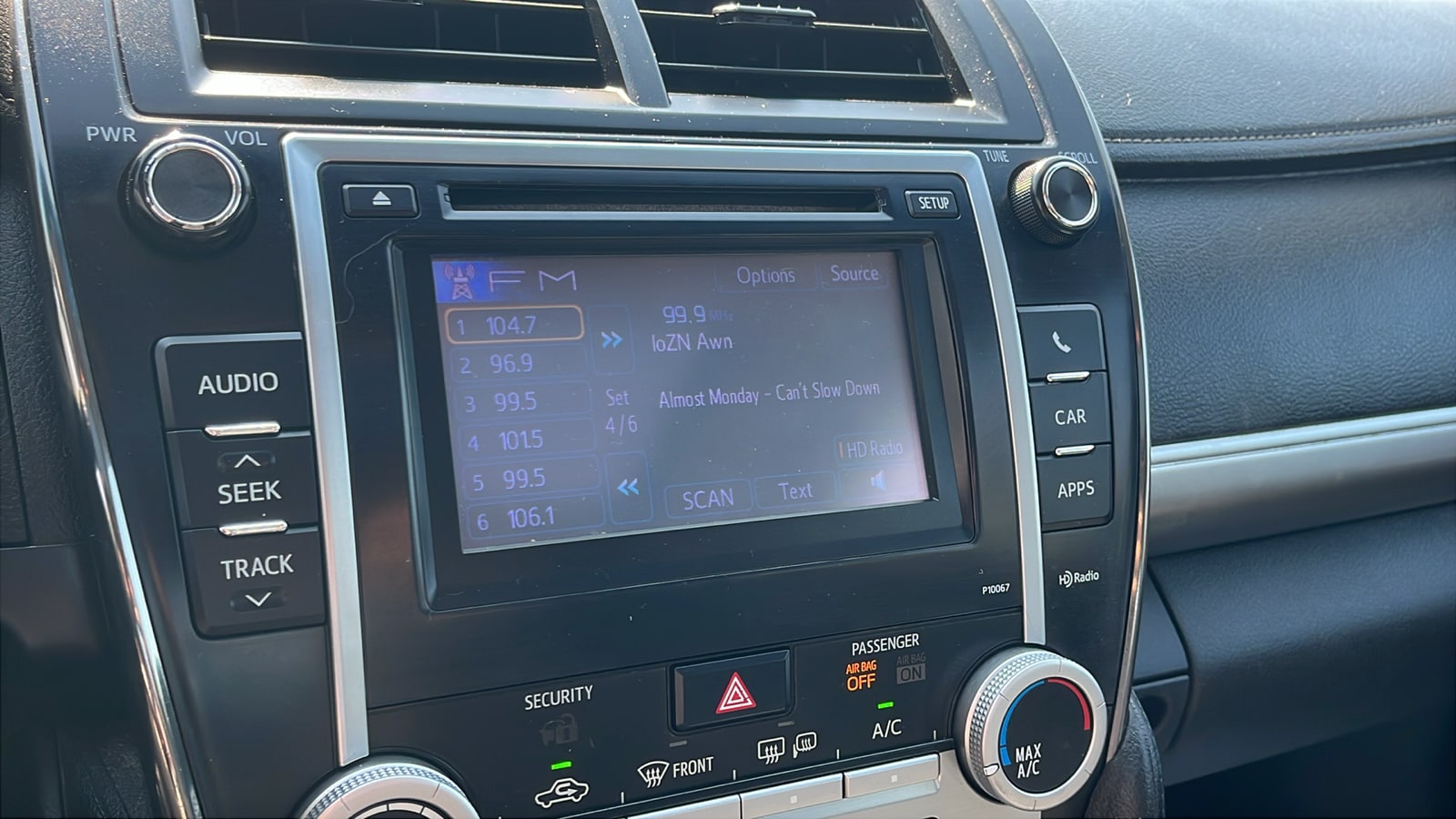 Vehicle image 16 of 24