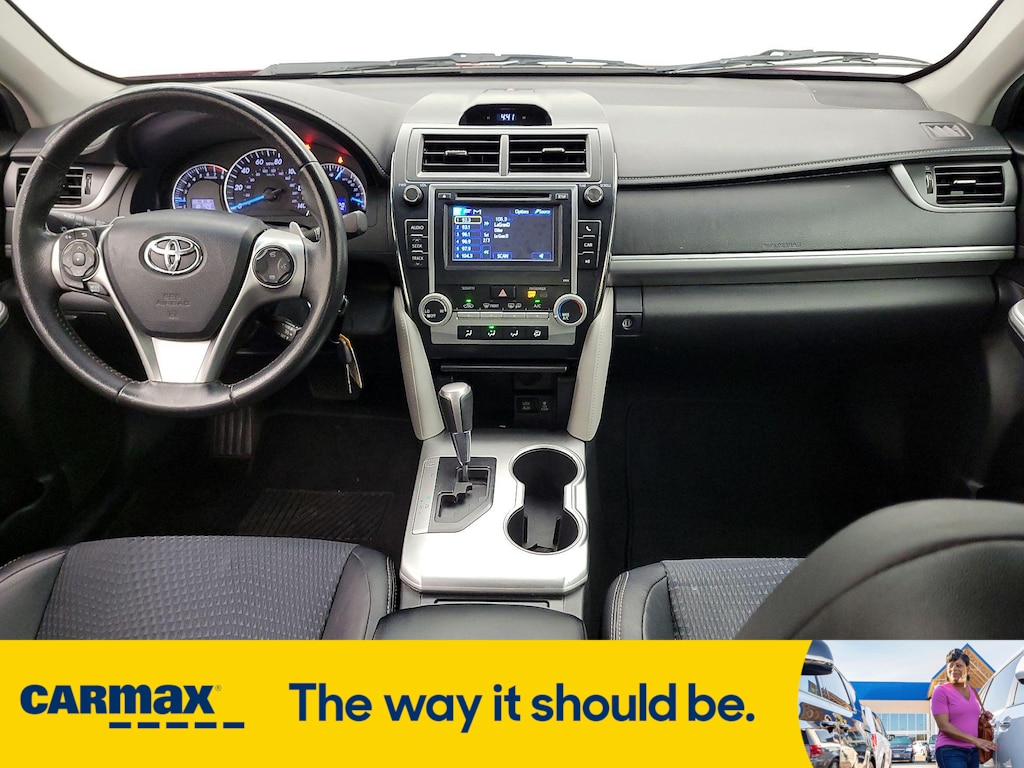 Vehicle image 11 of 27