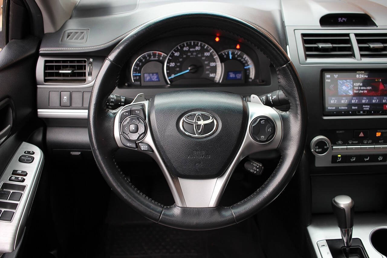 2013 Toyota Camry SE Image 19 of 24