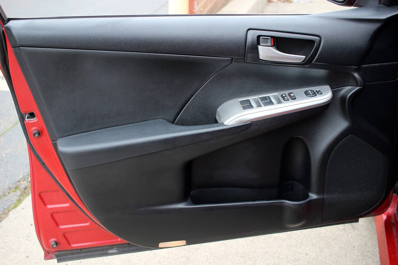 2013 Toyota Camry SE Image 21 of 24