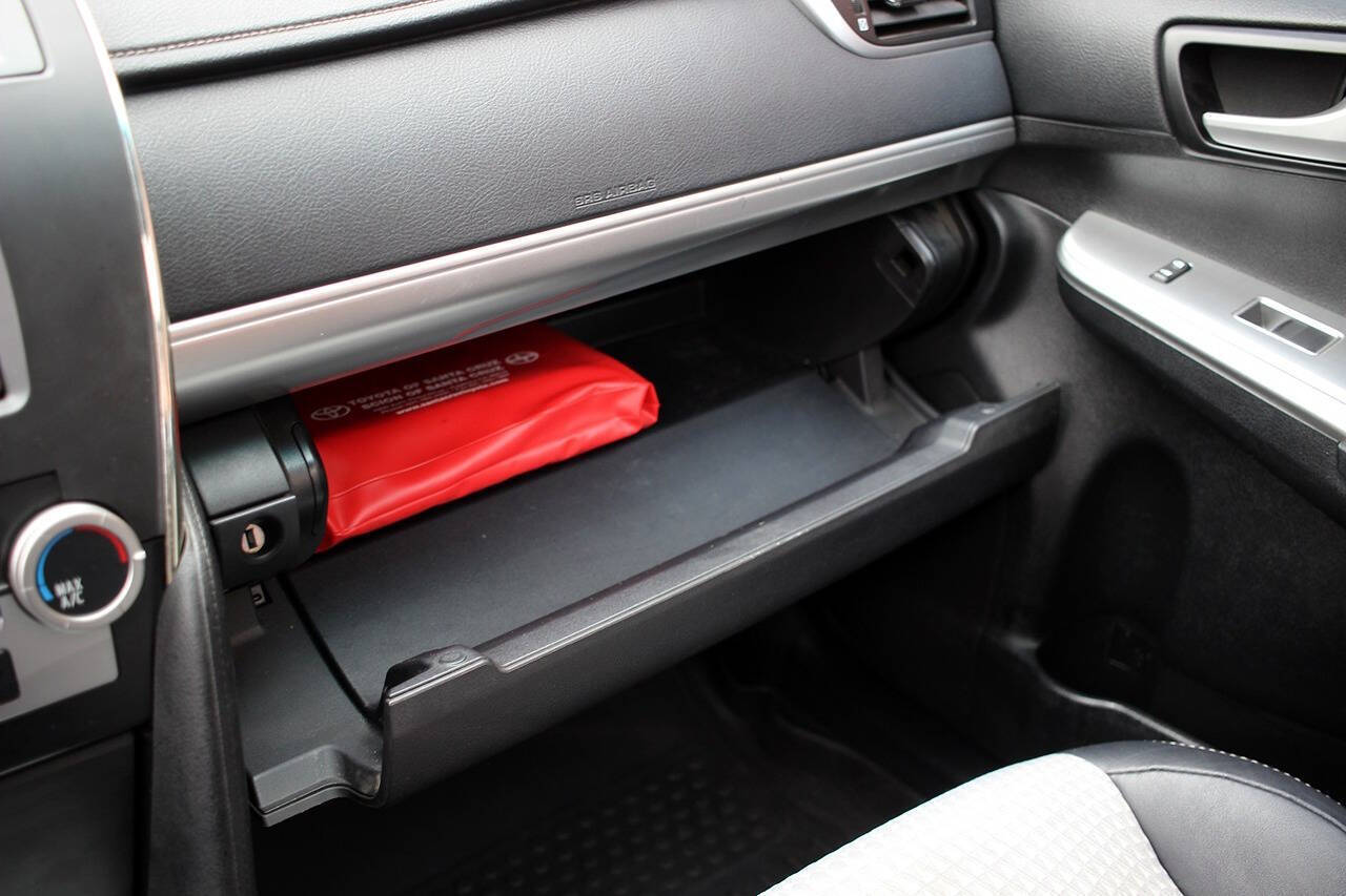 2013 Toyota Camry SE Image 24 of 24