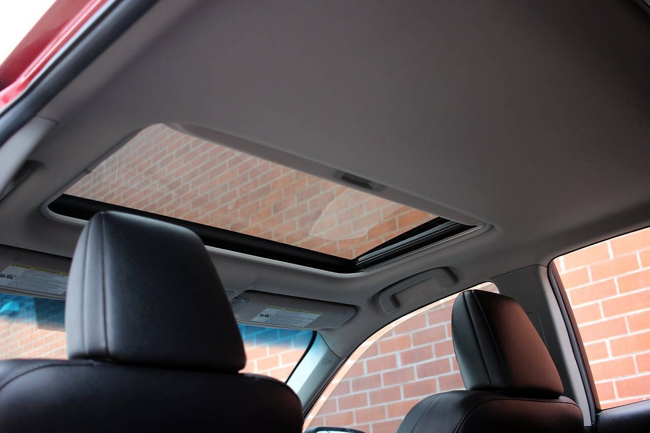 2013 Toyota Camry SE Image 17 of 24