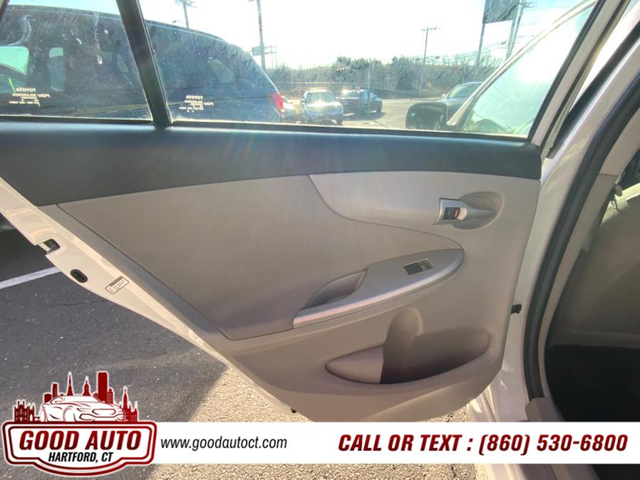 Vehicle image 9 of 12