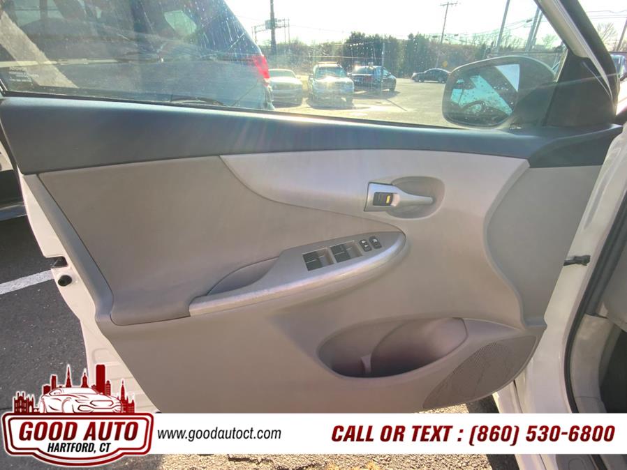 Vehicle image 11 of 12