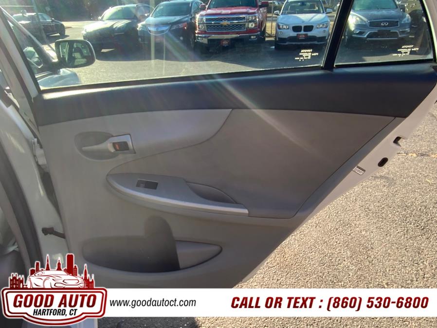 Vehicle image 4 of 12