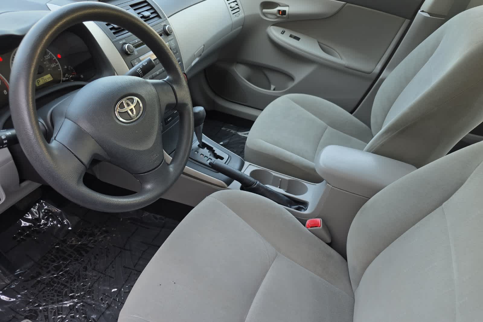 Vehicle image 21 of 27