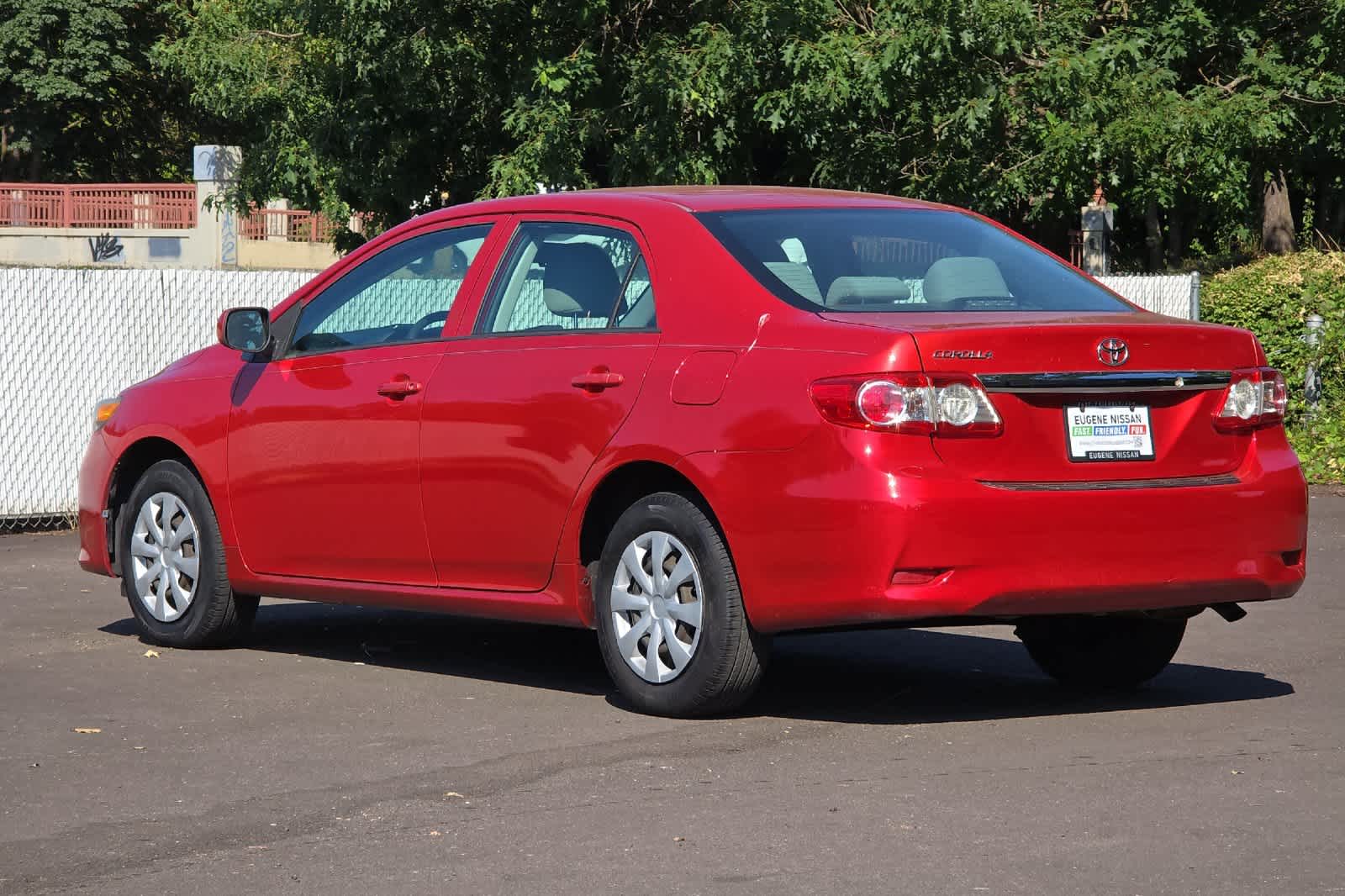 Vehicle image 8 of 27