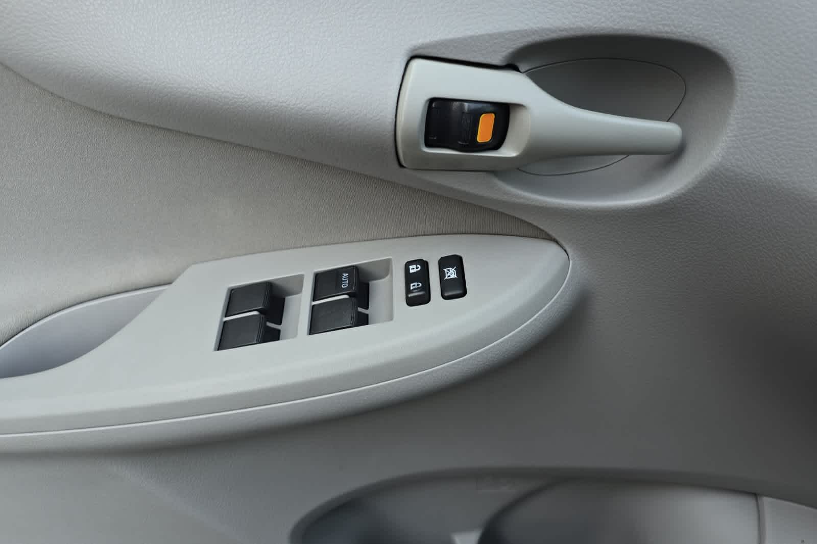 Vehicle image 26 of 27