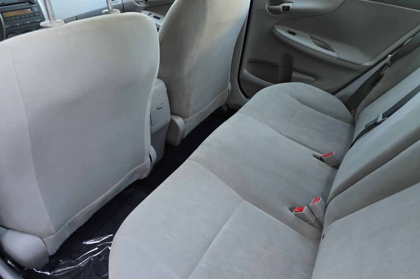 Vehicle image 12 of 27