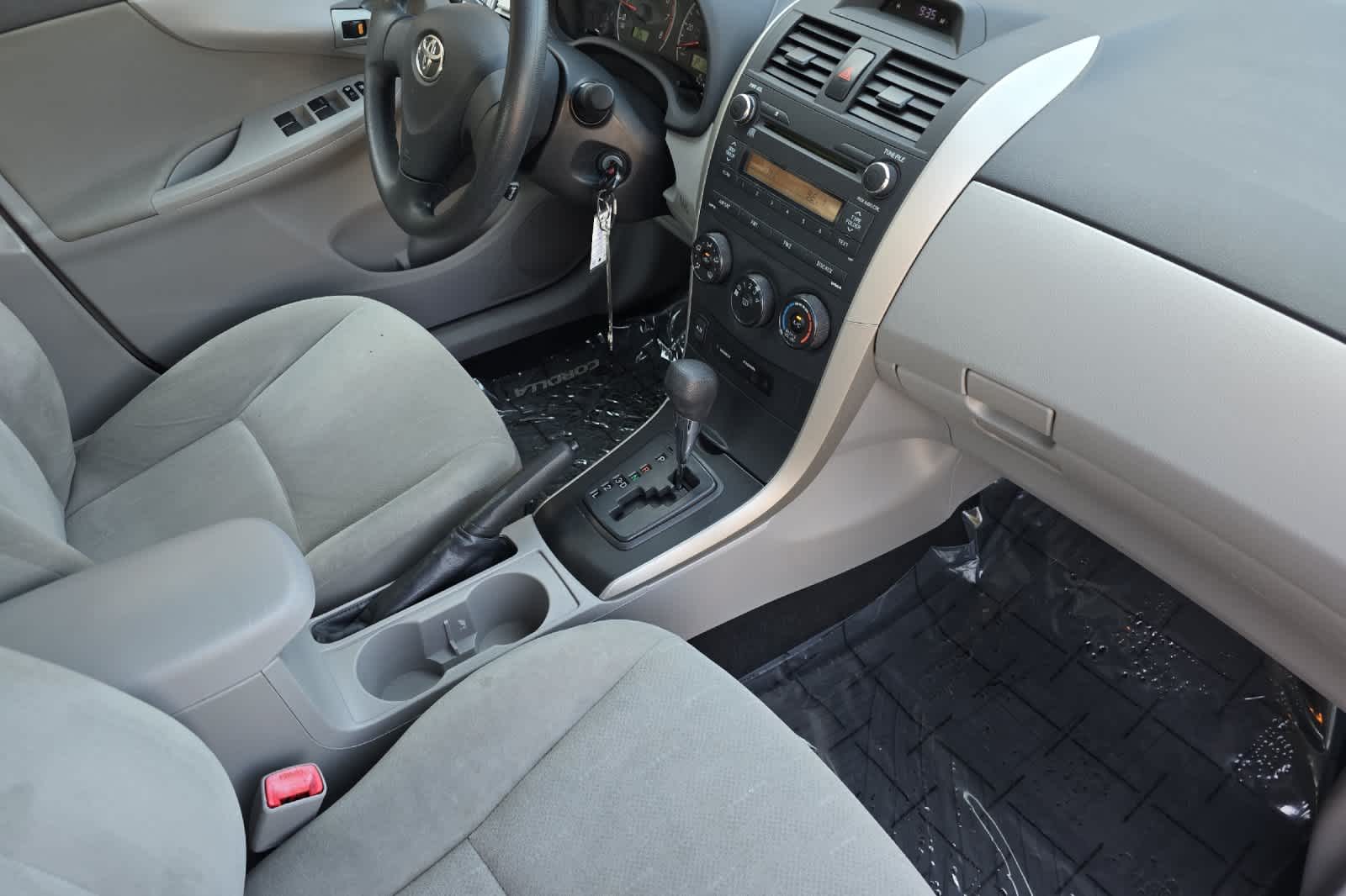 Vehicle image 25 of 27