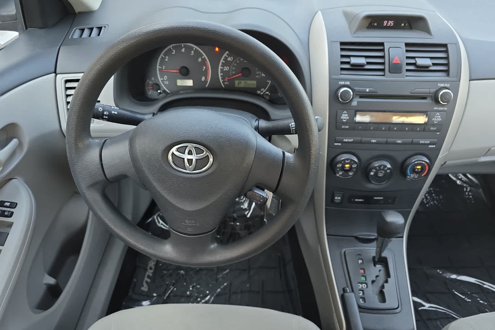 Vehicle image 14 of 27