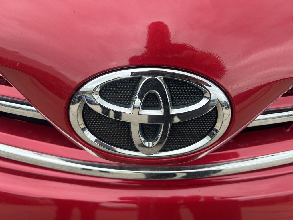 Vehicle image 33 of 54