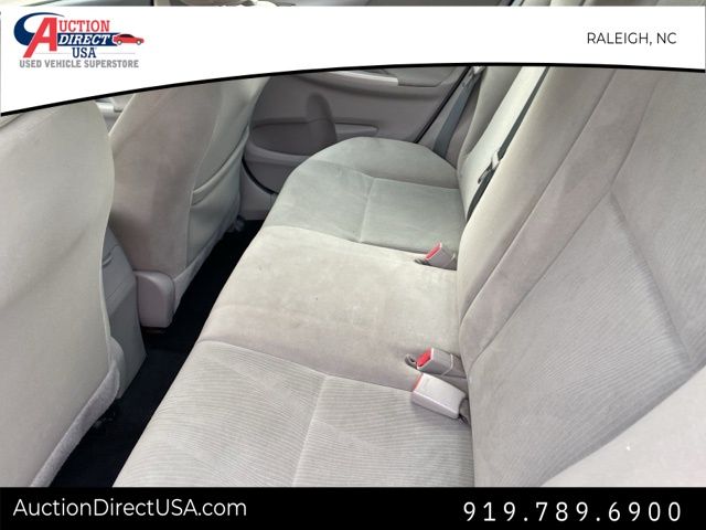 Vehicle image 13 of 32