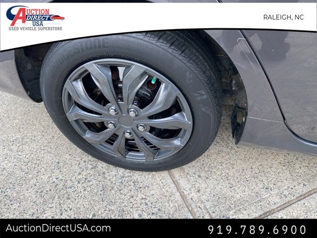 Vehicle image 12 of 32