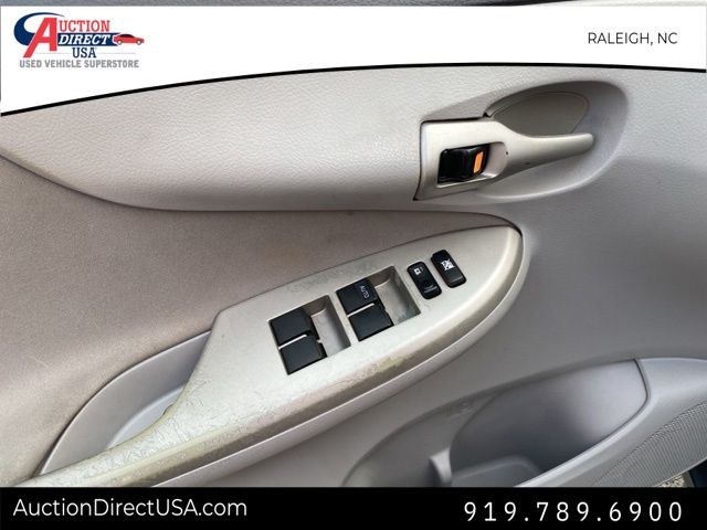 Vehicle image 14 of 32